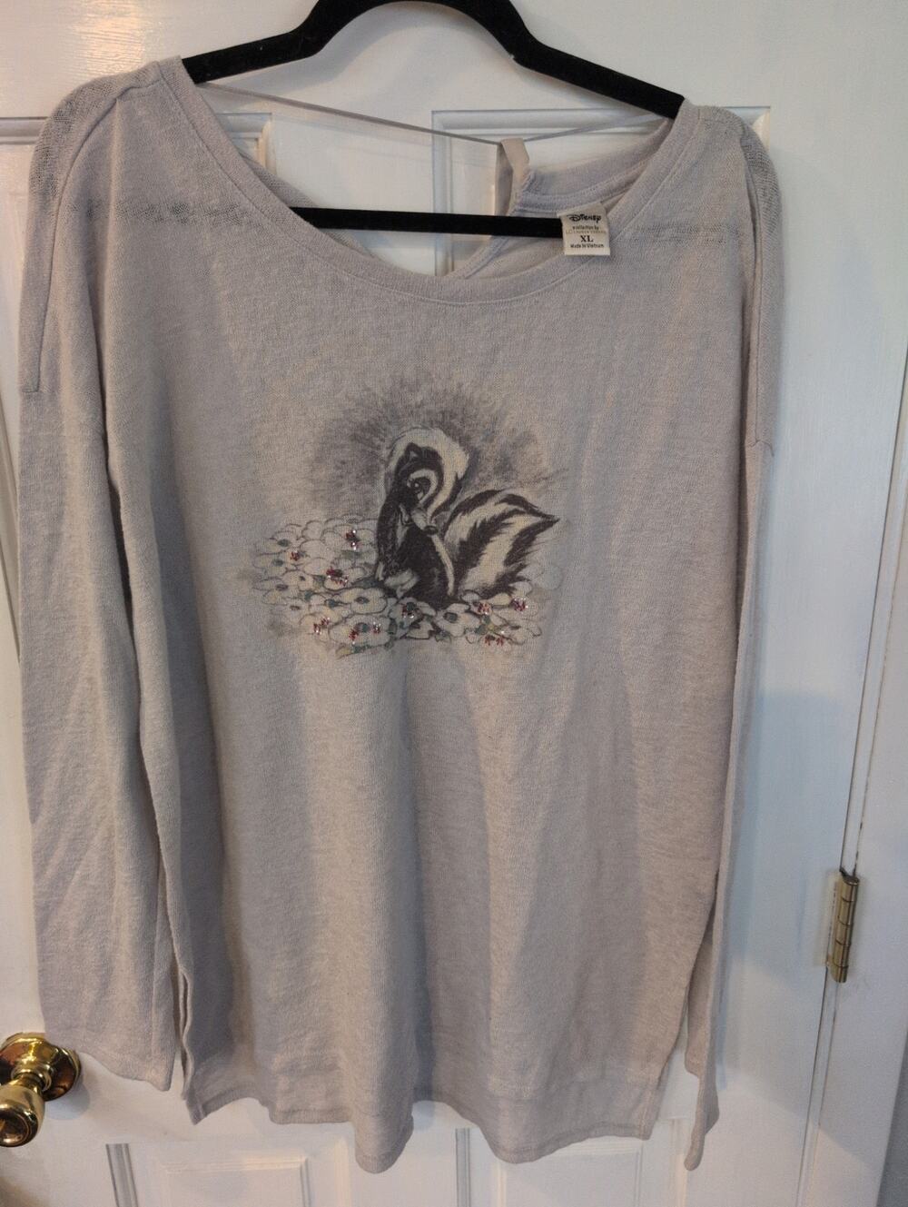 Disney LC Lauren Conrad Flower Skunk Graphic Sweater Top Gray Gray XL